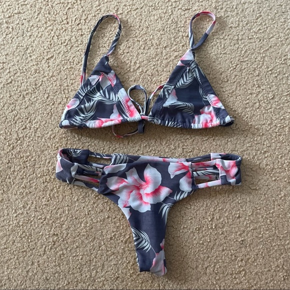 Stone Fox Swim set - Picture 1 of 2